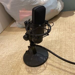 Microphone with detachable cover (missing cord)